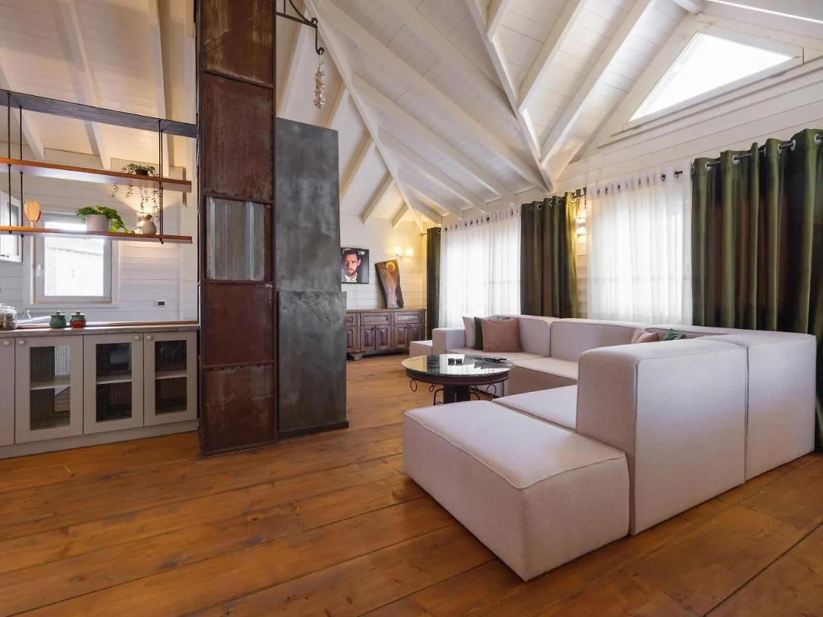 Designer Villa Voskopoje 0*,